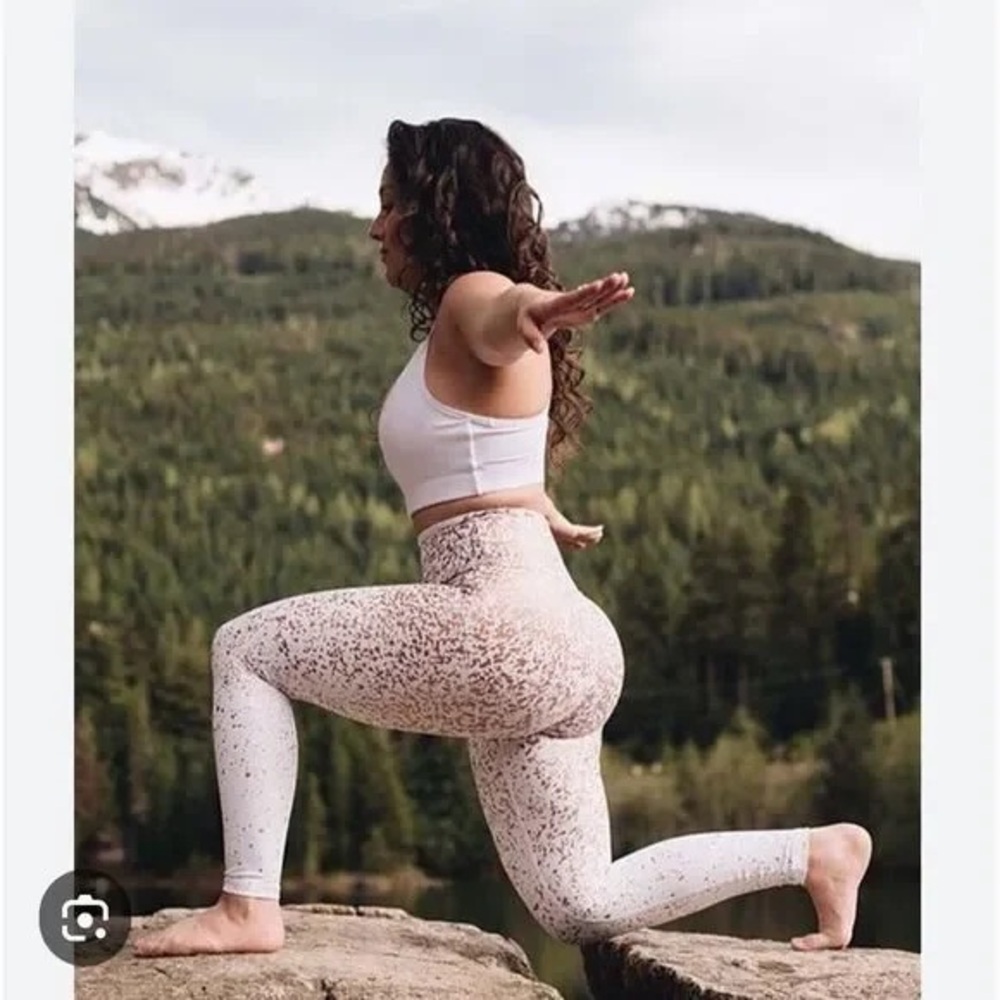 ZYIA White Stay Gold Hi Rise Leggings Sz 8-10